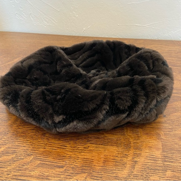 VINTAGE FAUX FUR BLACK BROWN CIRCLE WOMENS FANCY CHIC WINTER BEATNIK HAT - Picture 7 of 11